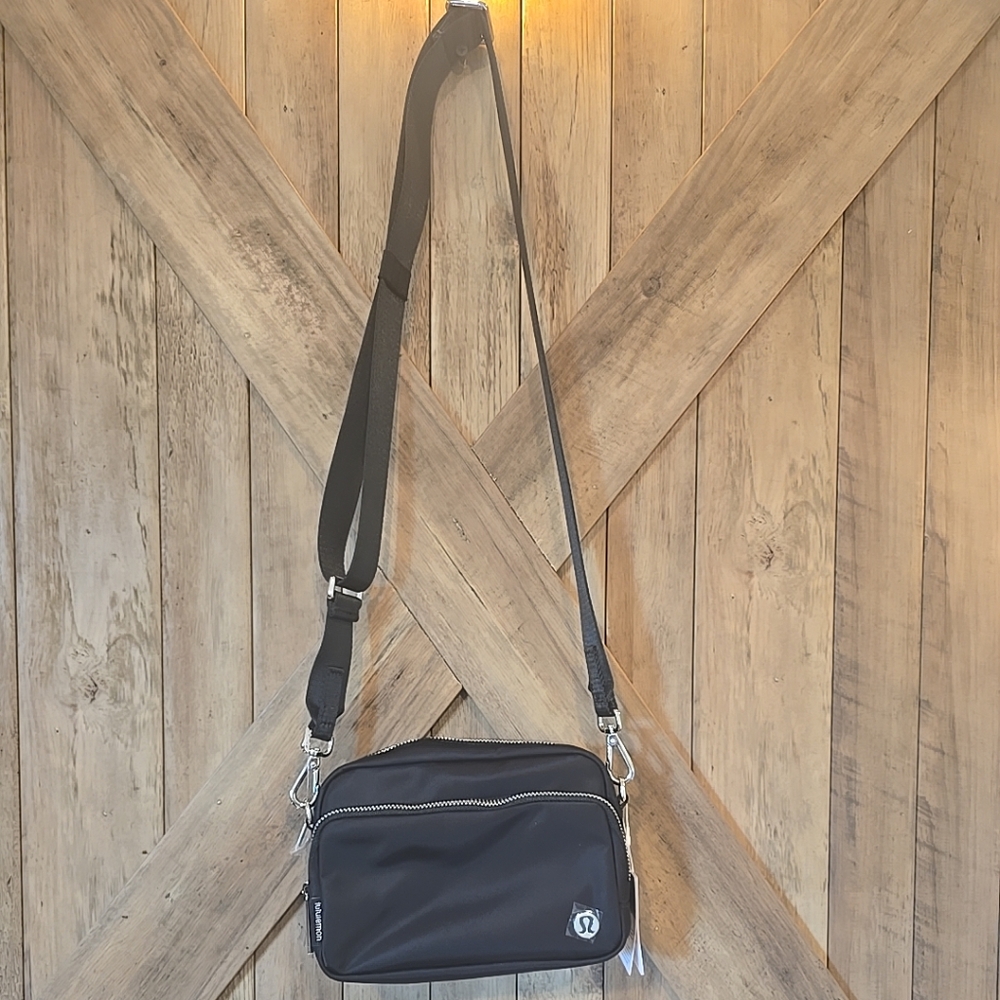 Lululemon Everywhere Crossbody Purse With Metal Hardware NWT